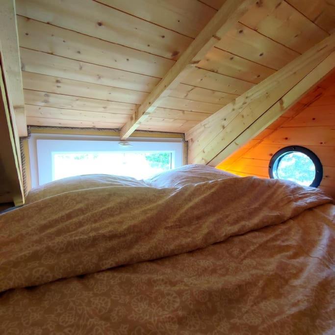 Nuit Insolite En Tiny House Questembert Exterior photo